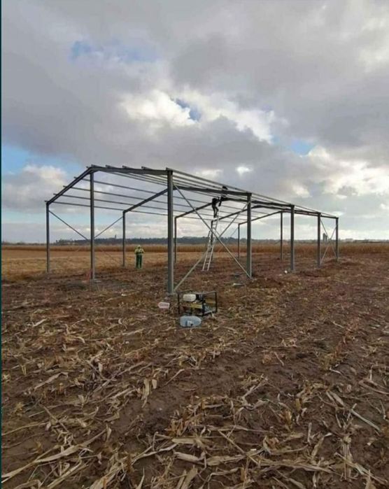 Vand hale și structuri metalice accept variante cu duba