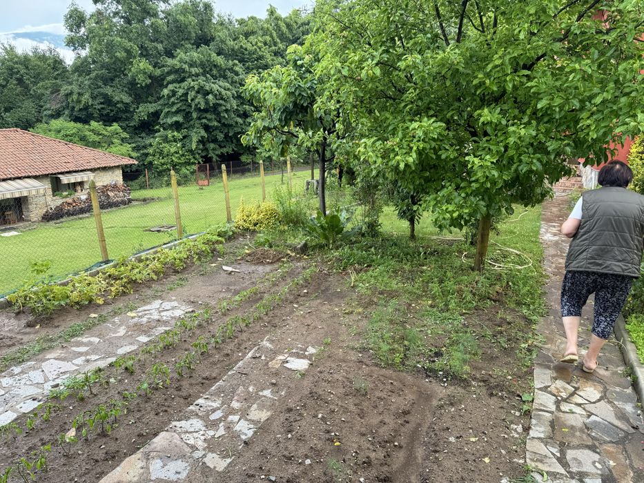 Къща във вилна зона Чеканица/Ботевград/ на 50км от София