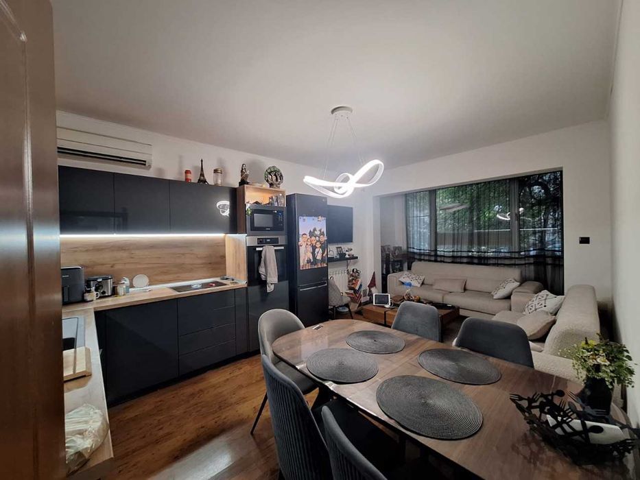 Продава се Четиристаен апартамент в Пловдив, Тракия - 86 кв.м за 967 €/кв.м - Снимка #1