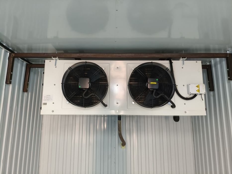 Продам морозильно-холодильную камеру