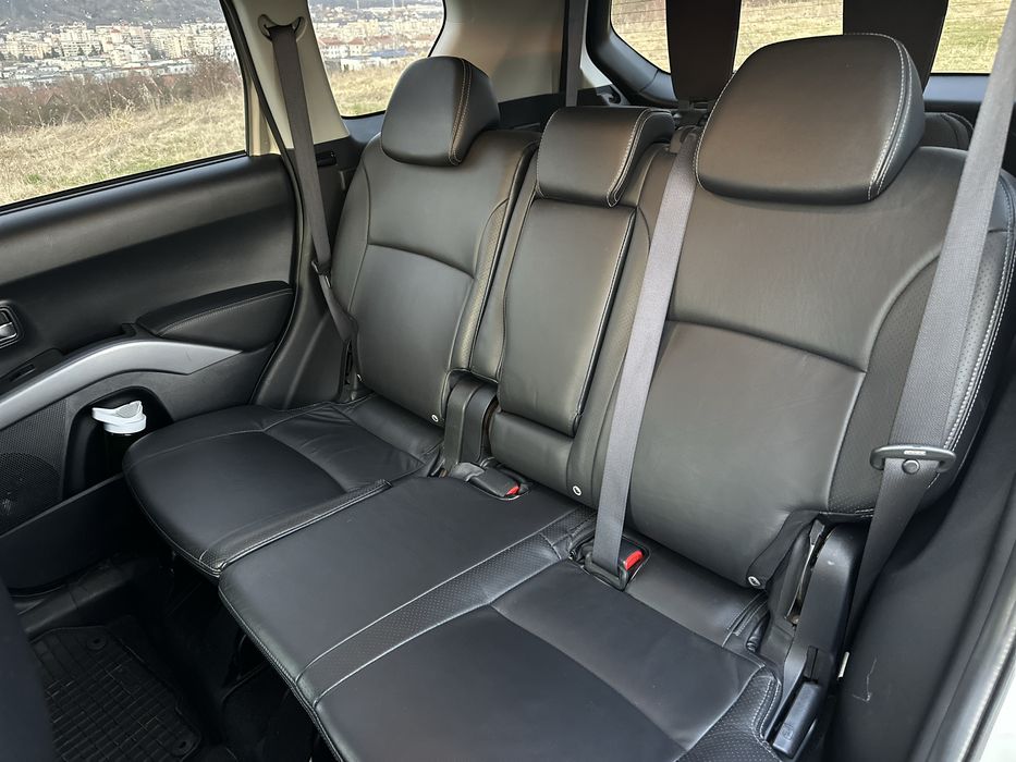 Mitsubishi Outlander 2.2 TD 4x4 – 7 locuri – Full opțiuni – 2009