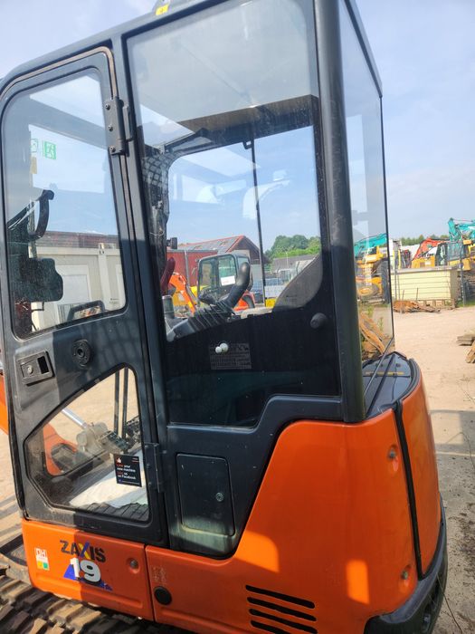 Hitachi zx 19 , an 2022
