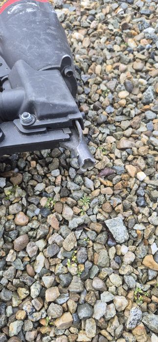 Pistol pneumatic cuie lemn Senco