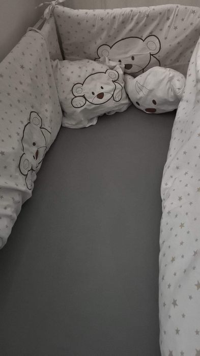 Дървена кошара с обиколници