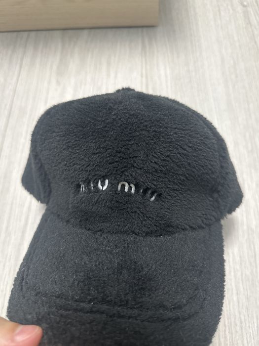 sapca miu miu puf