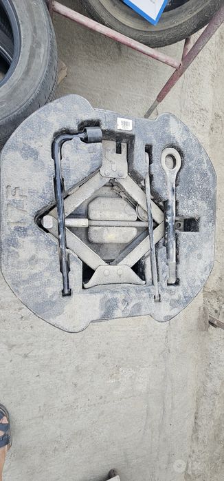 Seltos zapaska balon diska domkrat kluch komplekt
