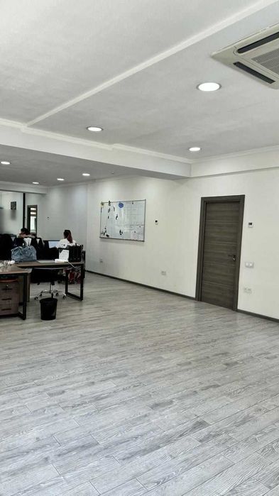 "Коммерческое помещение с ремонтом в бизнес-центре NEW LEVEL"