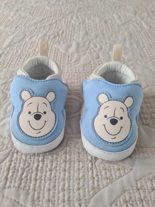 Vând papucei bebeluși