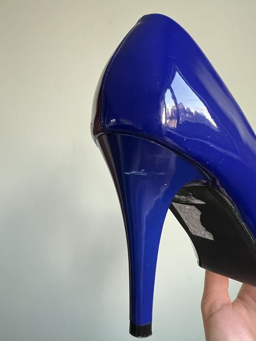 Pantofi albastri stiletto