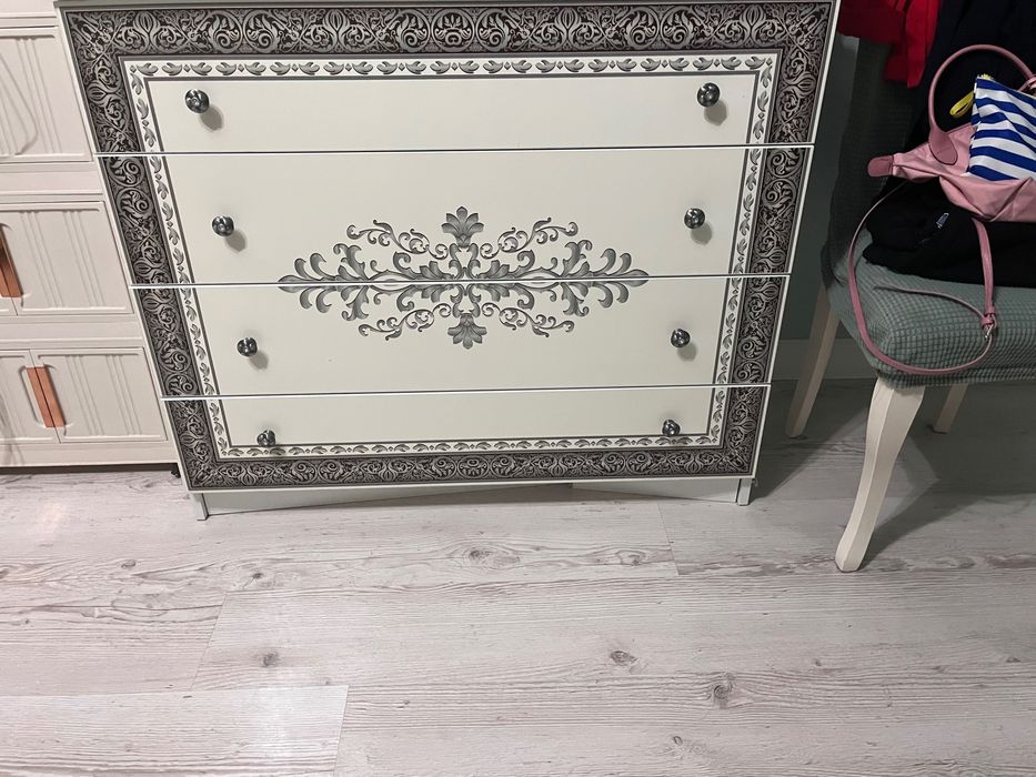 Продам спальный гарнитур