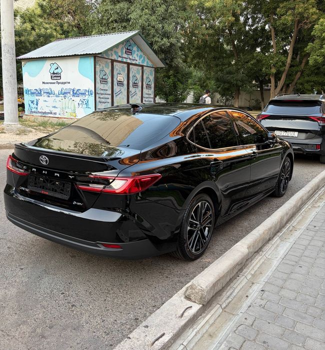 Toyota camry 80 hybrid новый