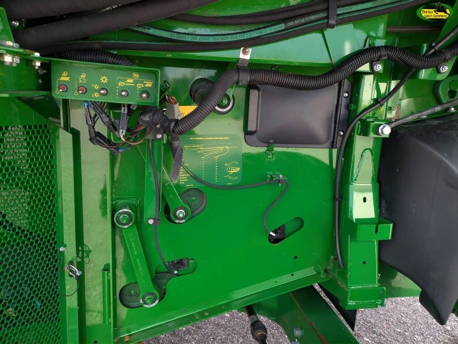Комбайн John Deere 9770