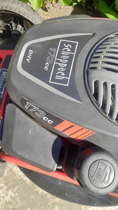 Masina tuns iarba gazon