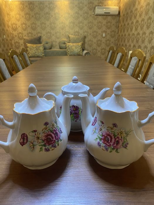 Продается: Фарфоровые чайники Россия.