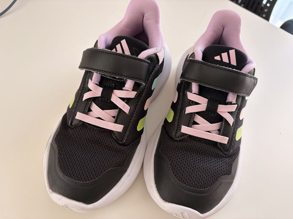 Маратонки Adidas 32 номер с леки забележки