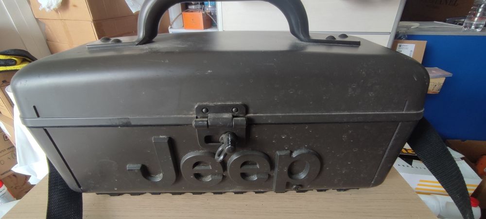 Ретро преносим касетофон и CD плейър Jeep – винтидж аудио система