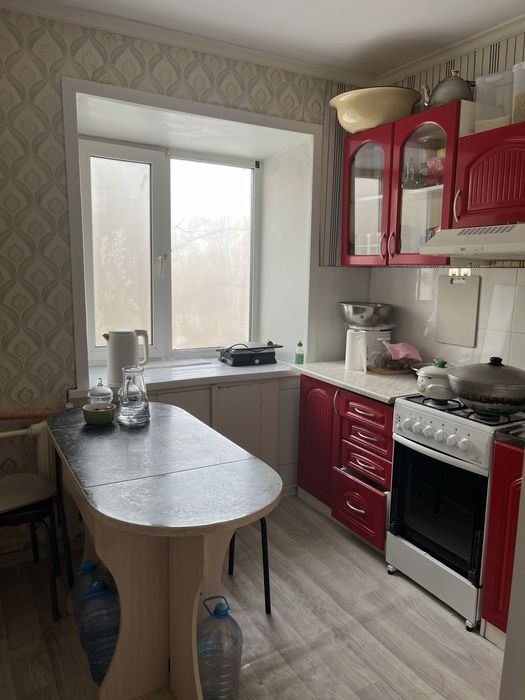 Продается квартира 3 этаж не угловая