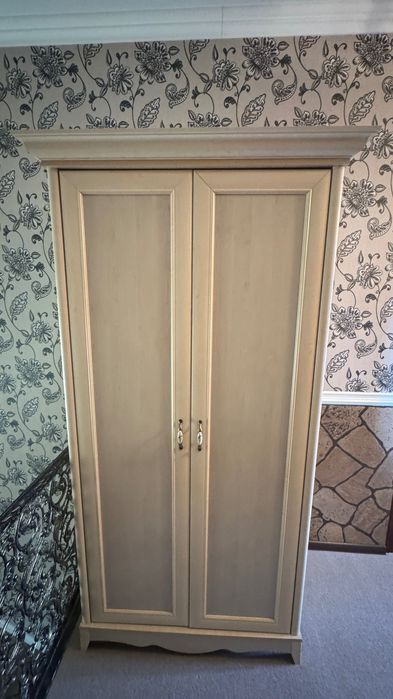 Продам шкаф для спальной, гостиной