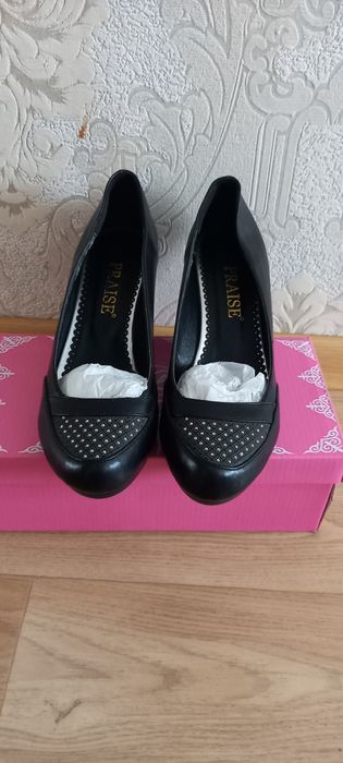 Продам новые туфли