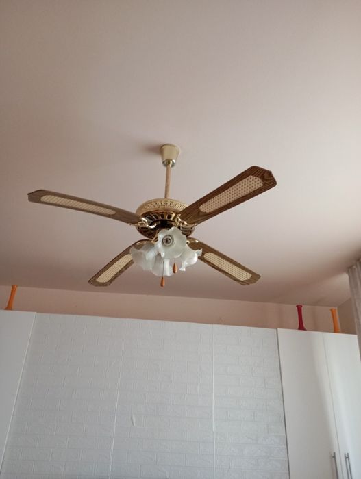 Lustră cu ventilator