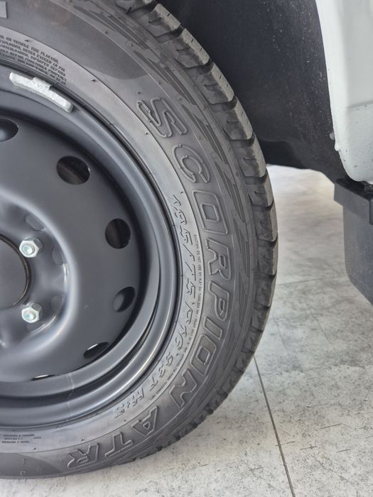 Продам летнее шины новые с  дисками