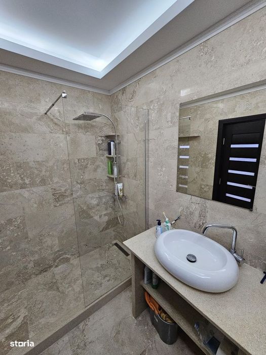 De Închiriat apartament tip Penthouse de 3 camere  Strada Stelelor!