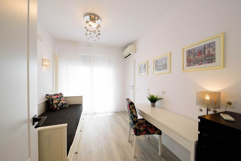 Apartament 3 camere de închiriat | QUADRA PLACE