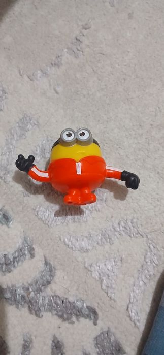 Игрушка миньон happy meal от McDonald's