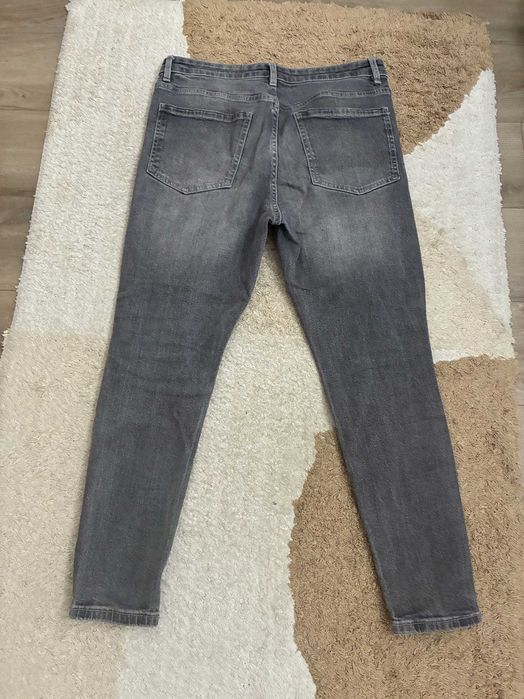 Blugi Bershka Ripped / Rupți Gri Mărimea 40 (USA 31)