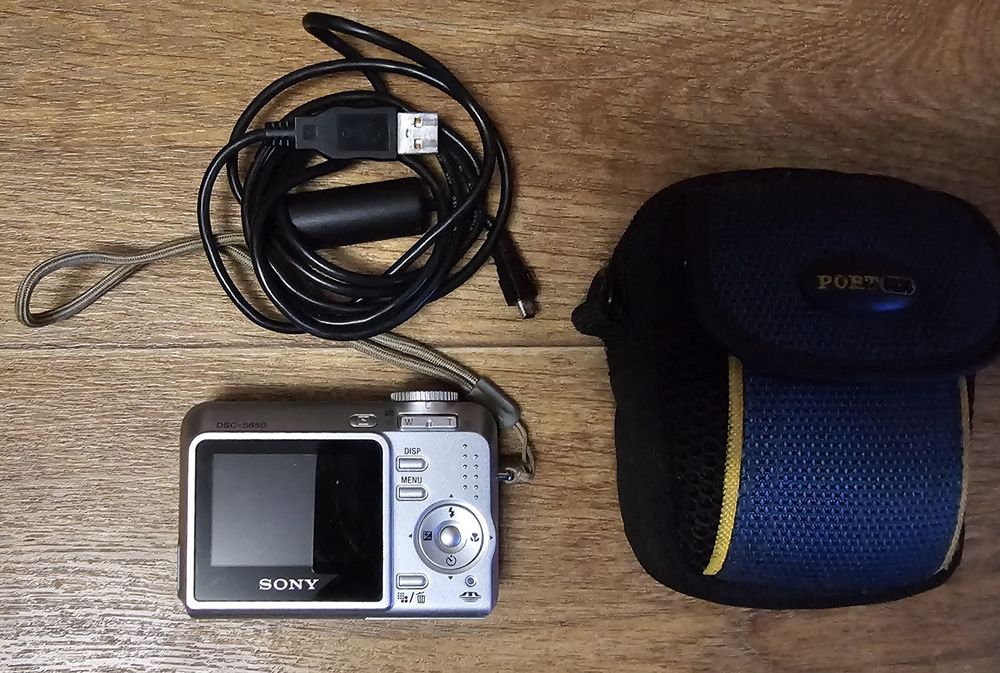 Фотоаппарат  Sony Cyber-shot DSC-s650