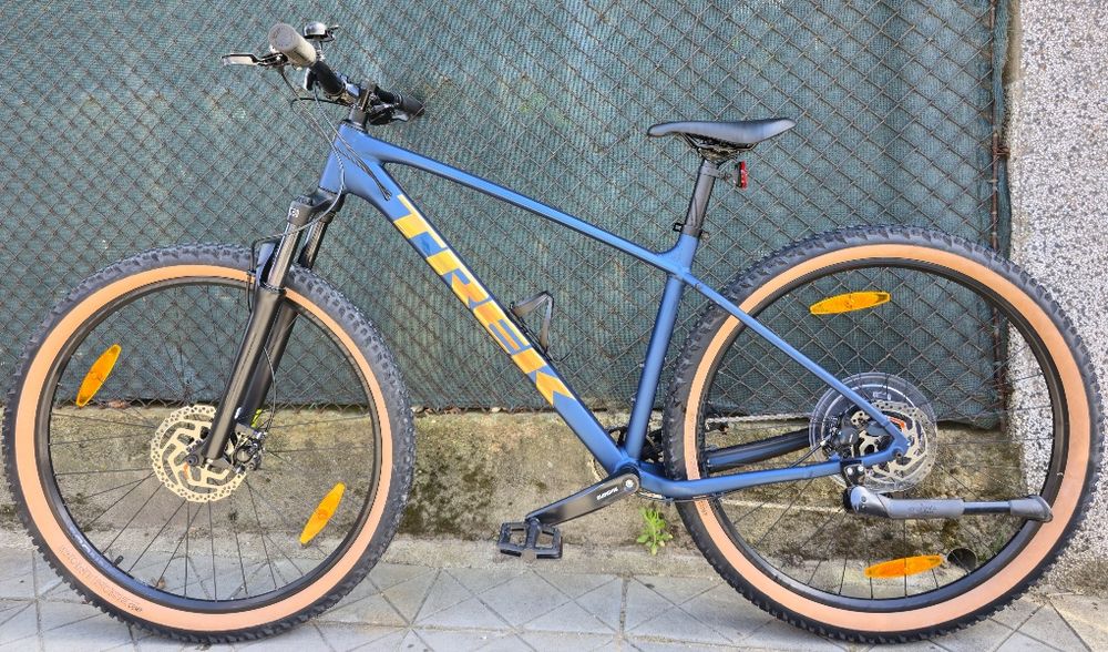 2026г. Trek Marlin 5 29  1x9 Shimano Cues, STR вилка на проходна ос Като нов L размер