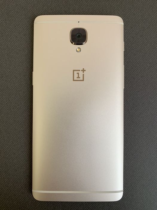 OnePlus3 64 GB в золотом