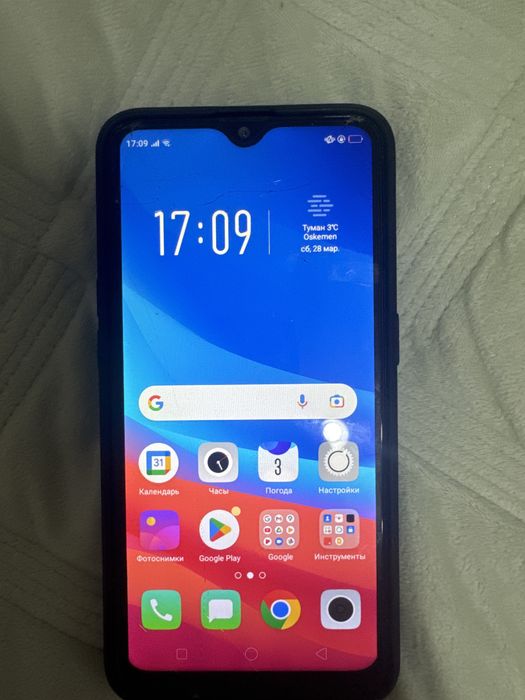 Oppo телефон в синем цветез