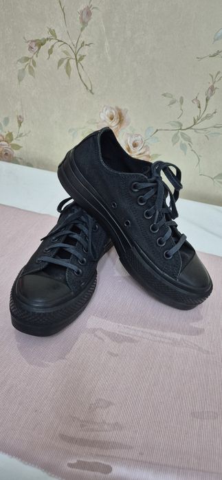 Teniși Converse negri marimea 36,5
