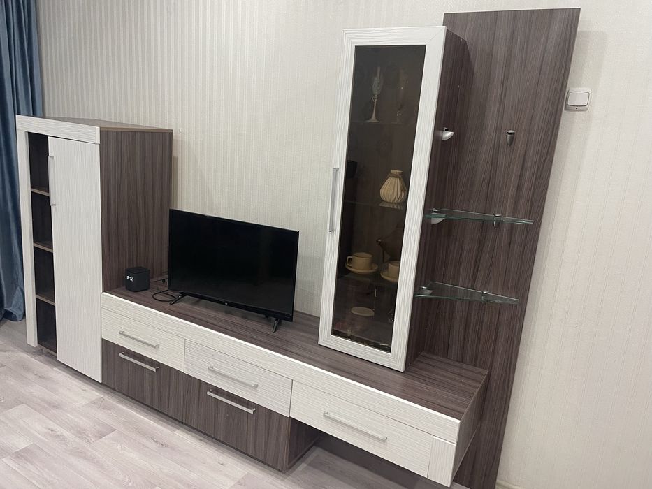 Продам горку под телевизор в зал