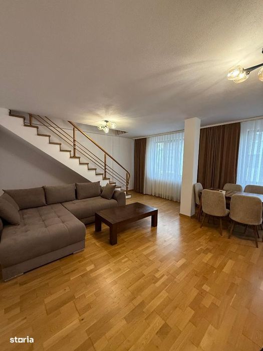 De vanzare Apartament 4 camere cu scara interioara zona Cetate-Piata.