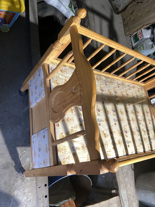 Продам детскую кроватку