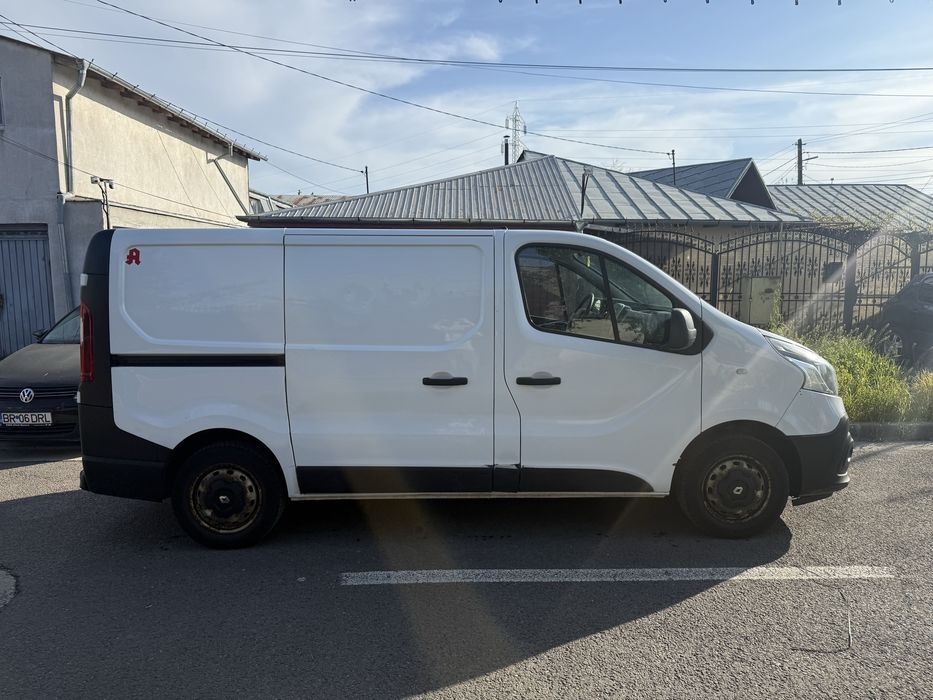RENAULT Trafic 2017 — imagine 2