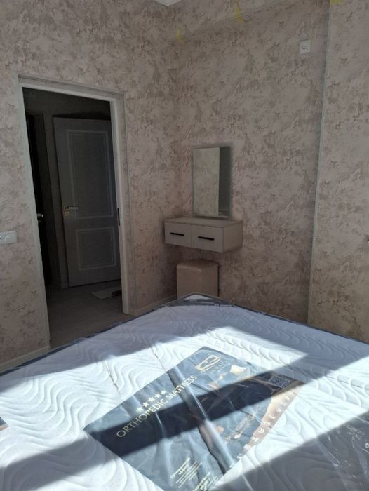 Рисовии́ бозор якинида. 1 хонали янги  уи́.