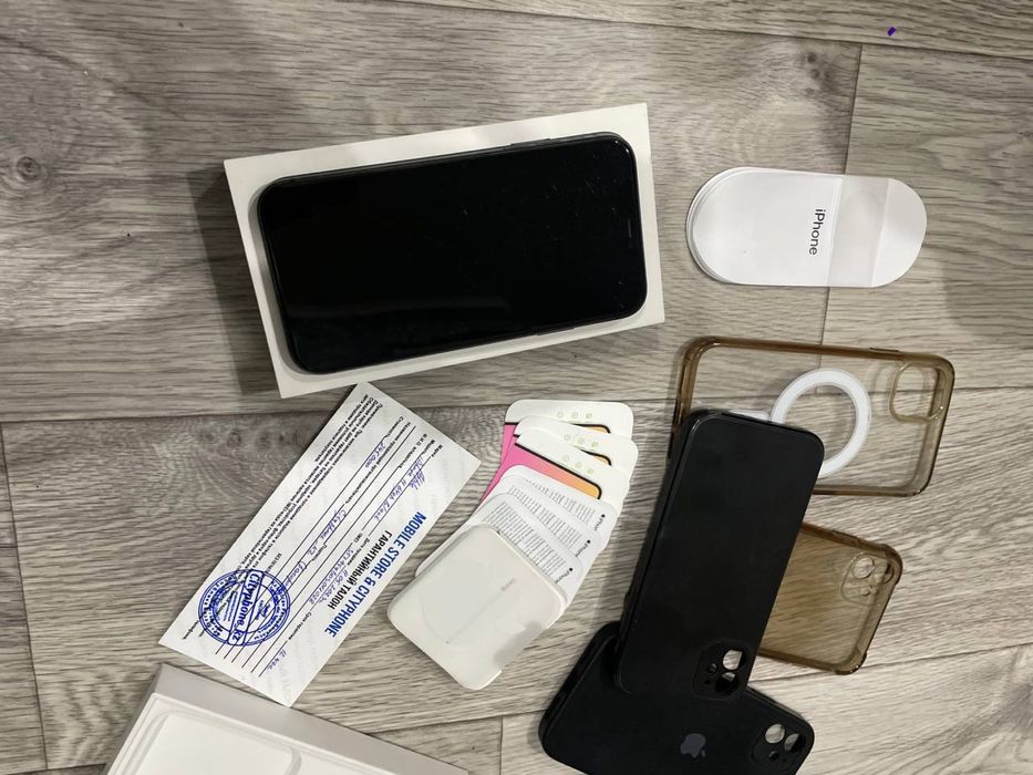 Продам iPhone 11