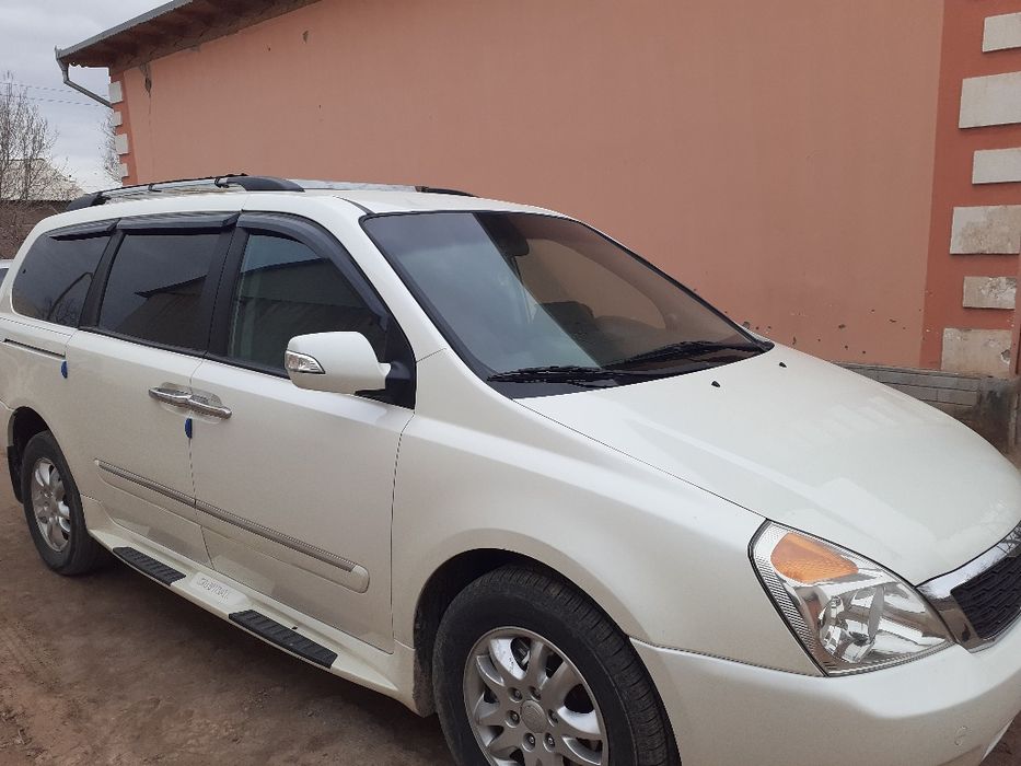 KIA Carnival 2010
