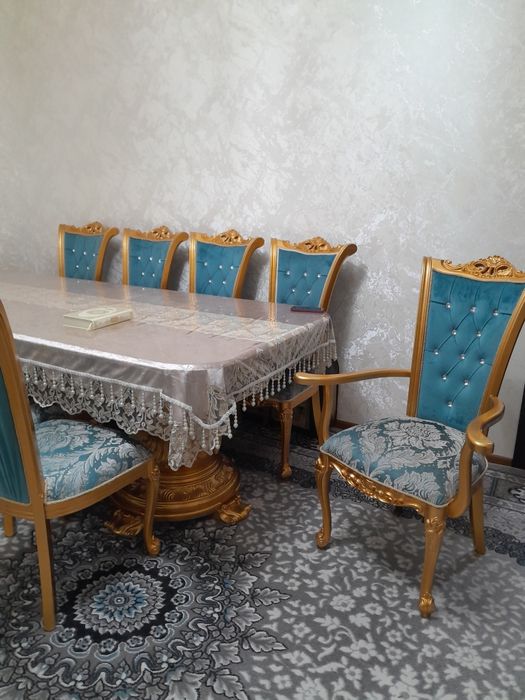 Стол стуль сотилади 1 та стол 12 та стуль