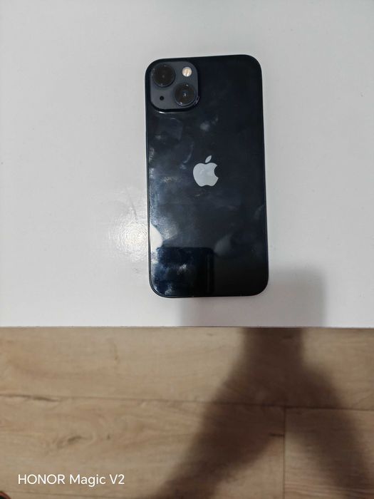 Предлагам iPhone 13