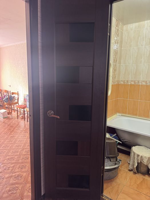 Меж комнатные двери