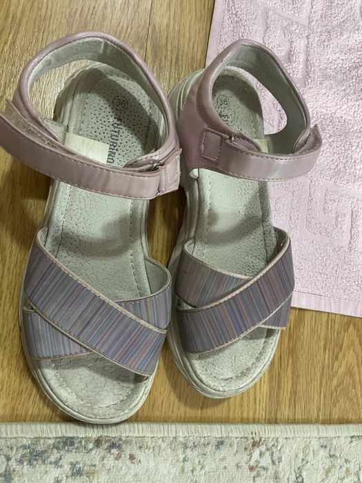 Сандалии детские Срочно