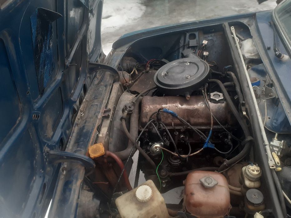 Продам жигули 2106 стоит в Мартуке