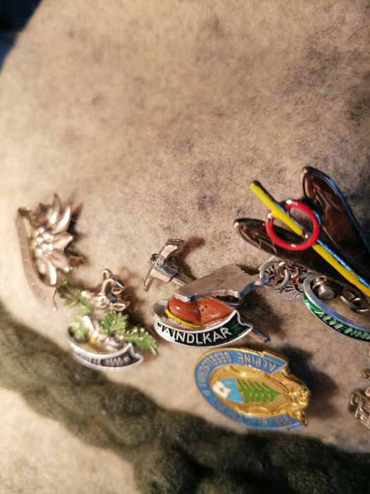 Ловджийско -туристическа  вълнена шапка за ценители