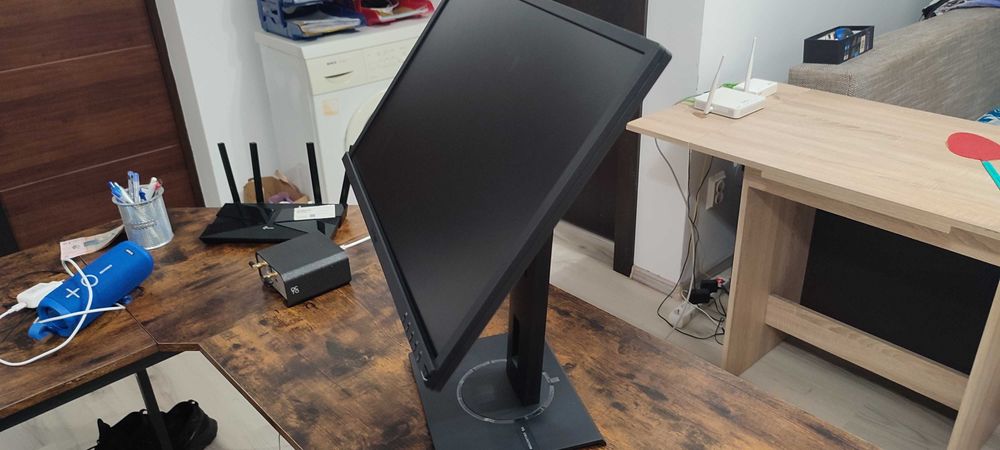 Monitor ViewSonic VG2440 de 24”