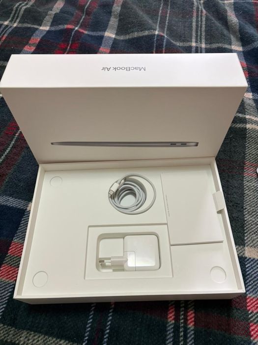 Продается новый MacBook Air 13