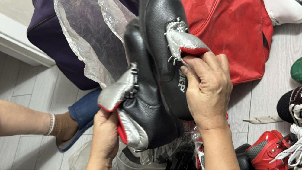 Продам коньки новые